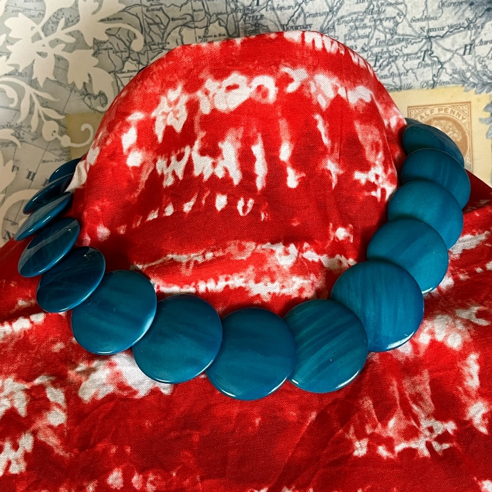 Modern Shell Necklace - Picture 11 of 12